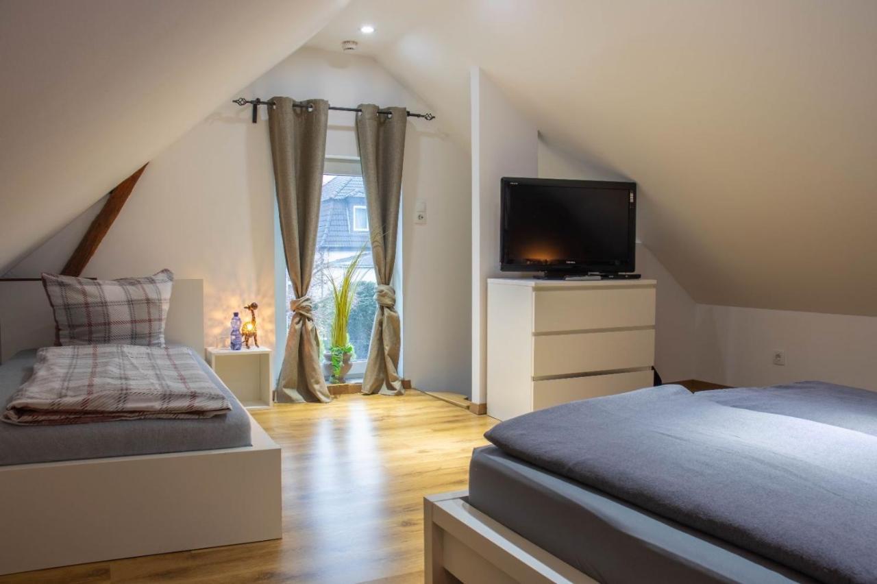 Kleine gemütliche Einliegerwohnung mit Garten und Pool Nordstemmen Exterior foto